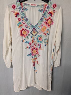 Johnny Was Ivory And Colorful Floral Embroidered V-Neck Tunic Size Medium